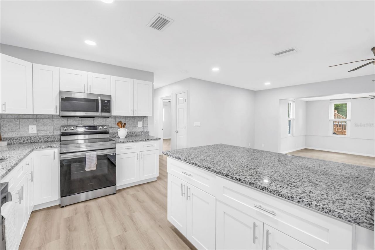1165 66th Avenue S, Saint Petersburg, FL 33705 Photo