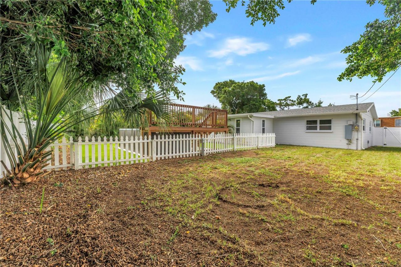 1165 66th Avenue S, Saint Petersburg, FL 33705 Photo