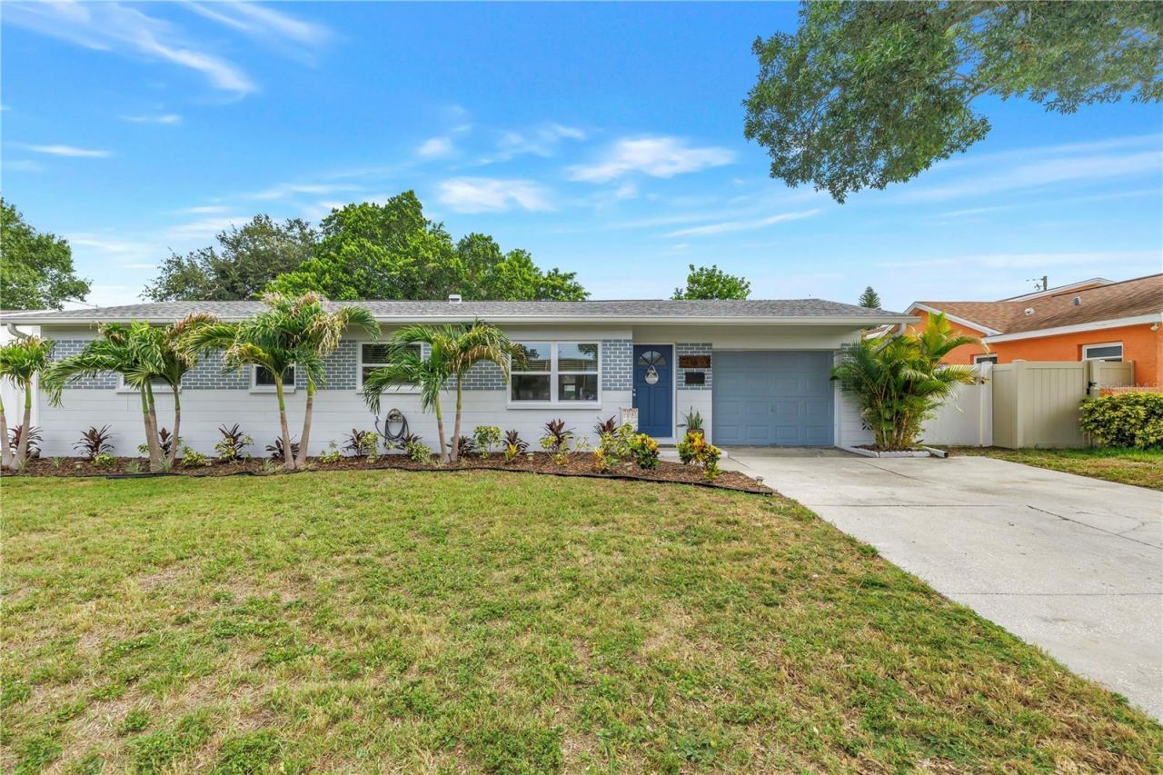 1165 66th Avenue S, Saint Petersburg, FL 33705 Photo