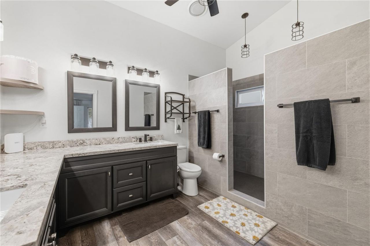 1570 Club Drive , Tarpon Springs, FL 34689 Photo