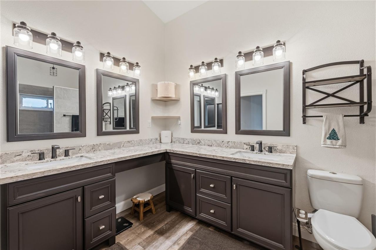 1570 Club Drive , Tarpon Springs, FL 34689 Photo