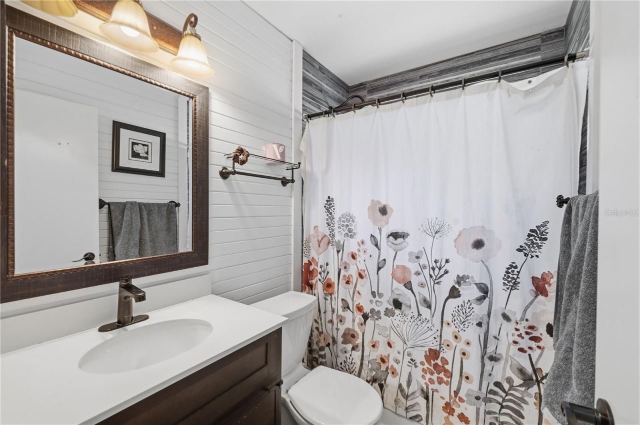 1570 Club Drive , Tarpon Springs, FL 34689 Photo