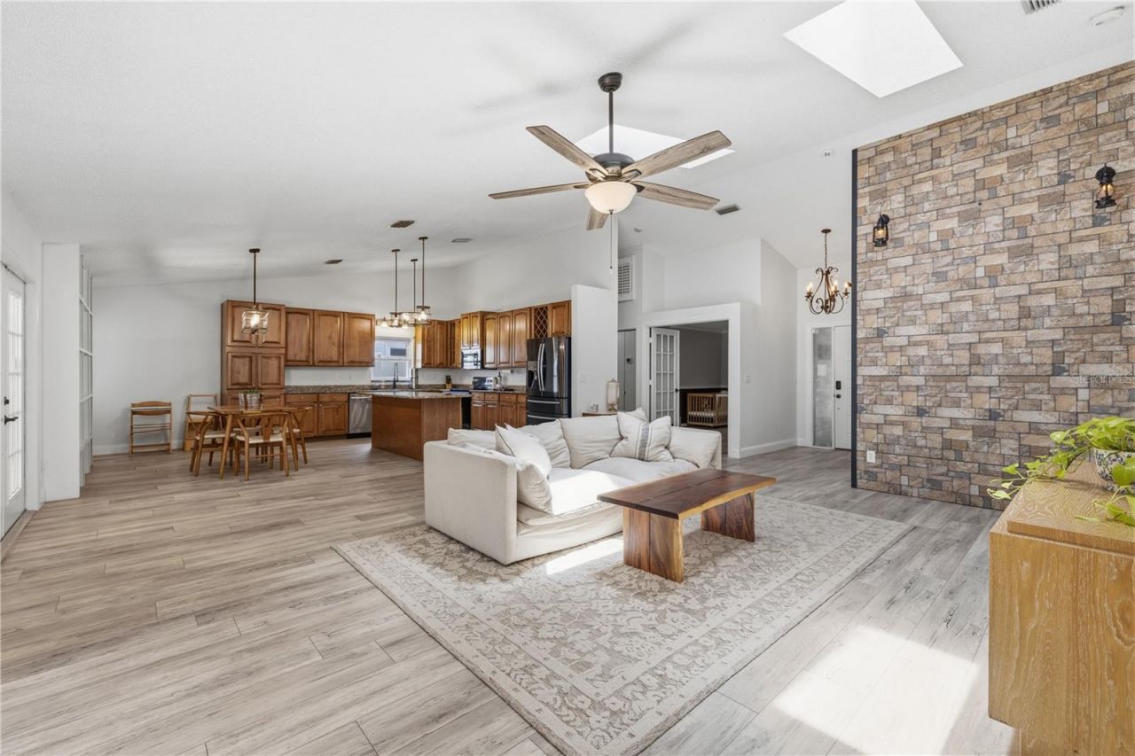 1570 Club Drive , Tarpon Springs, FL 34689 Photo