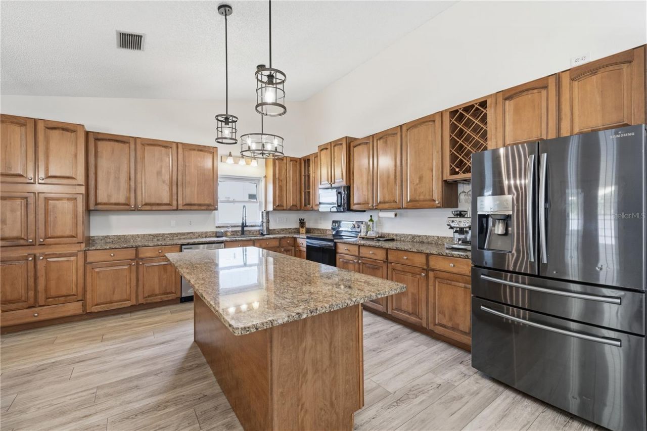 1570 Club Drive , Tarpon Springs, FL 34689 Photo