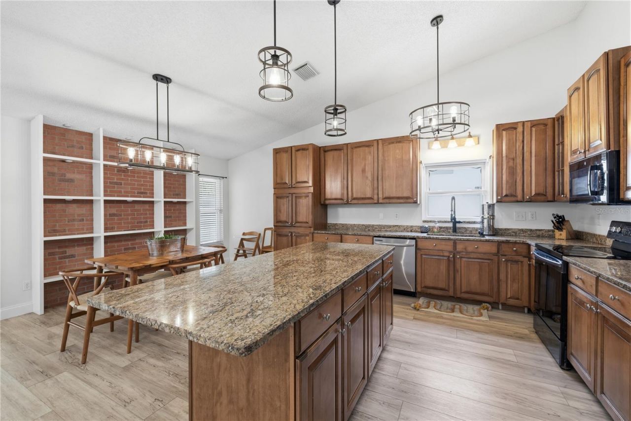 1570 Club Drive , Tarpon Springs, FL 34689 Photo