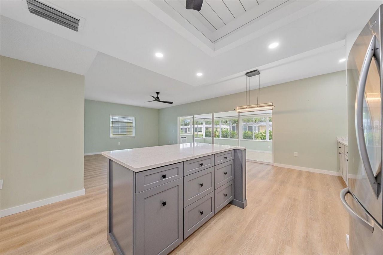 5865 Tidewood Avenue , Unit 8, Sarasota, FL 34231 Photo