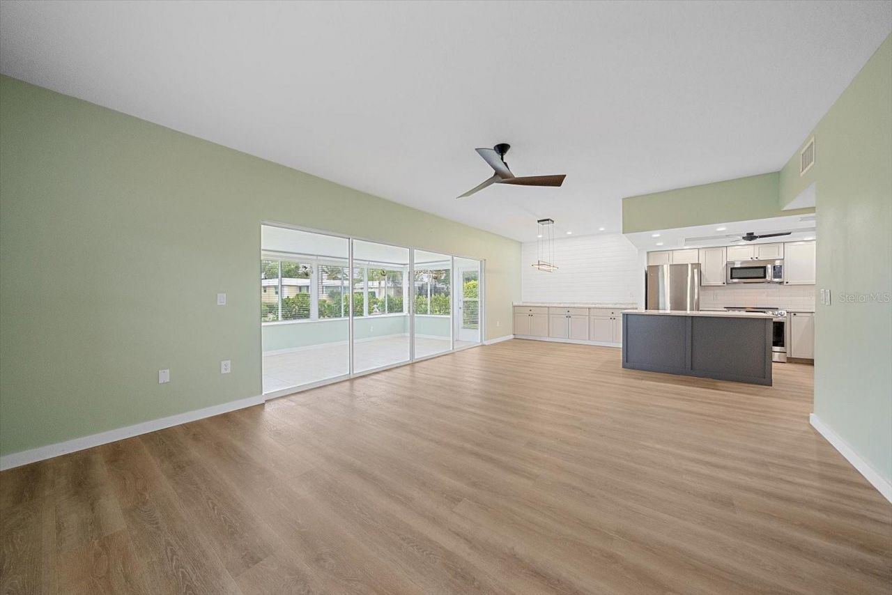 5865 Tidewood Avenue , Unit 8, Sarasota, FL 34231 Photo