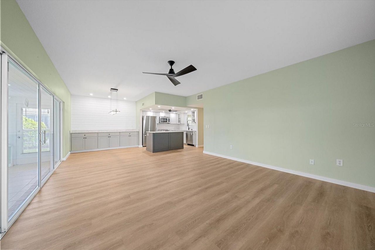 5865 Tidewood Avenue , Unit 8, Sarasota, FL 34231 Photo