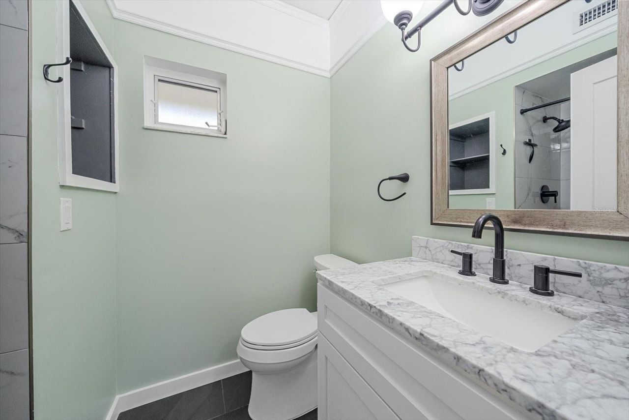 5865 Tidewood Avenue , Unit 8, Sarasota, FL 34231 Photo