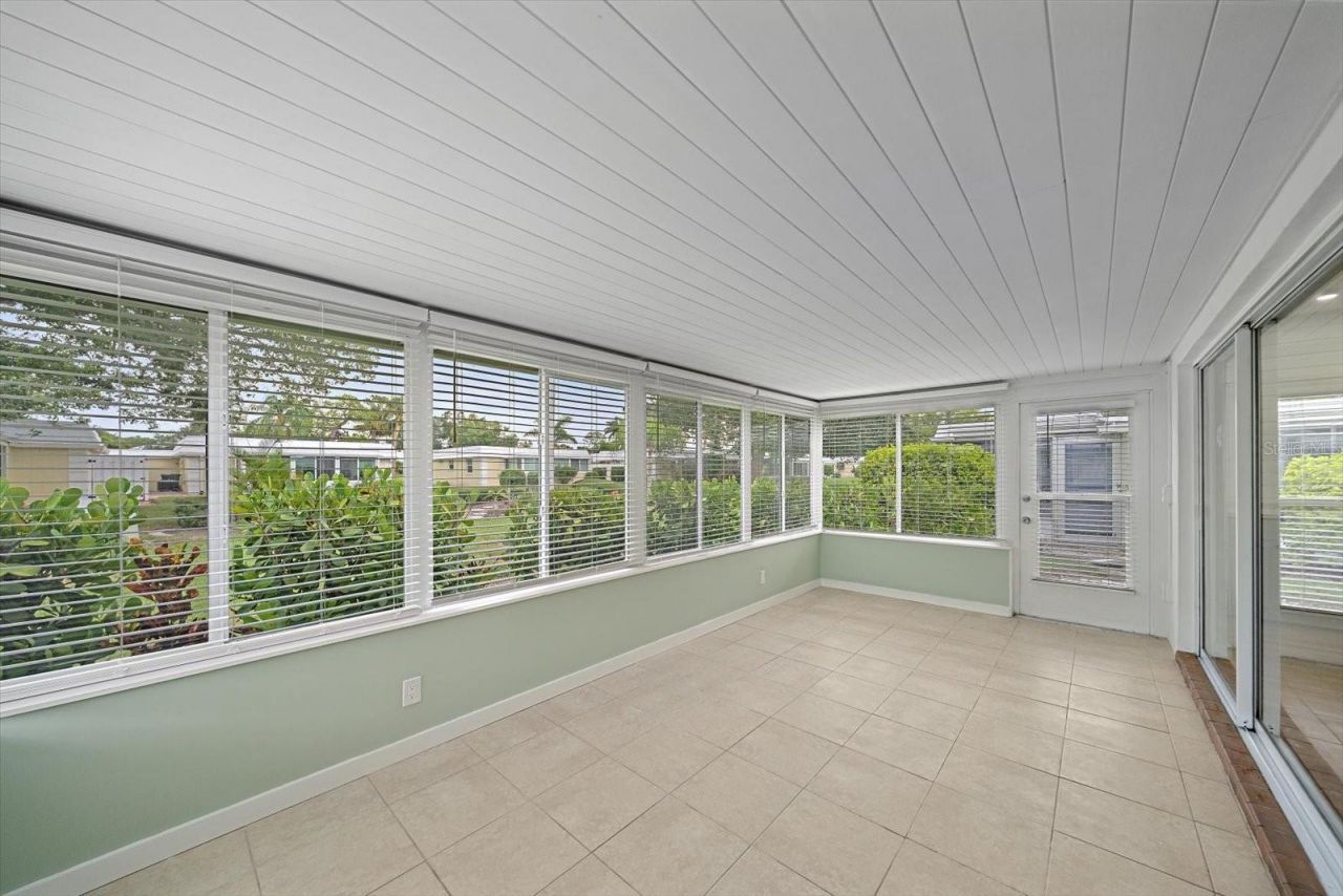 5865 Tidewood Avenue , Unit 8, Sarasota, FL 34231 Photo