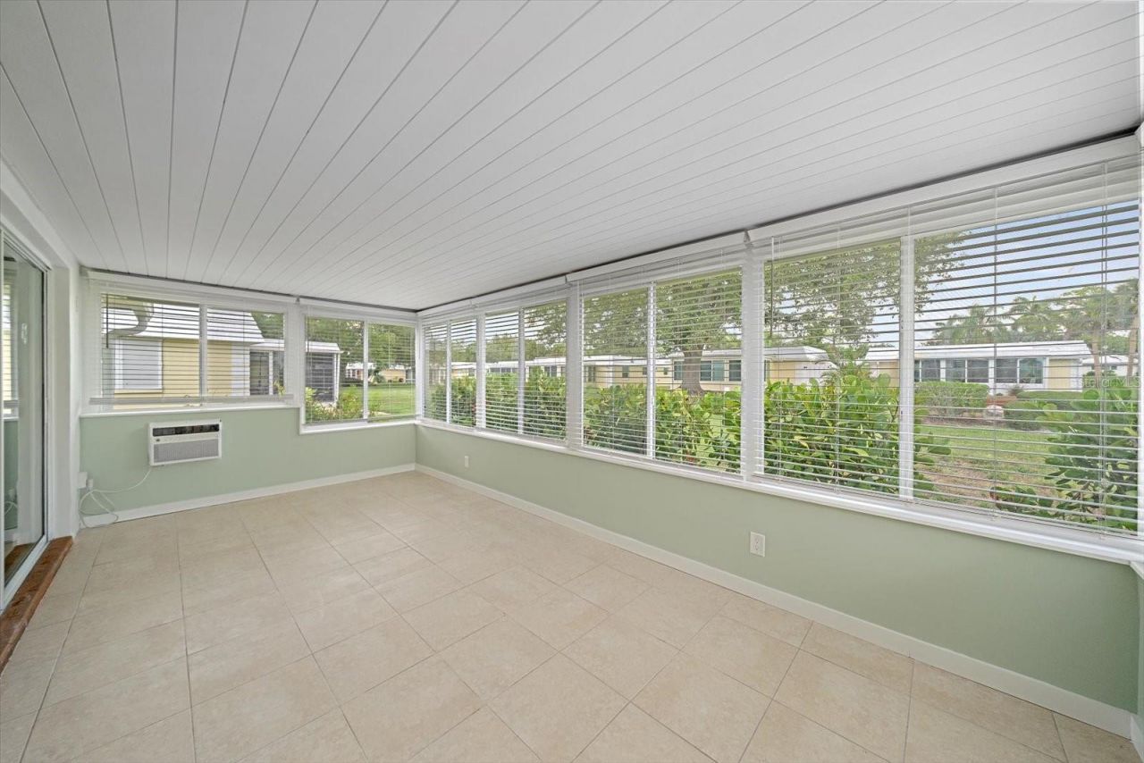 5865 Tidewood Avenue , Unit 8, Sarasota, FL 34231 Photo