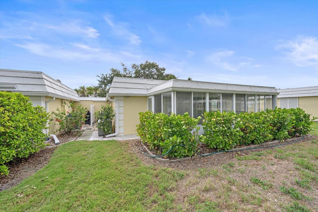 5865 Tidewood Avenue , Unit 8, Sarasota, FL 34231 Photo
