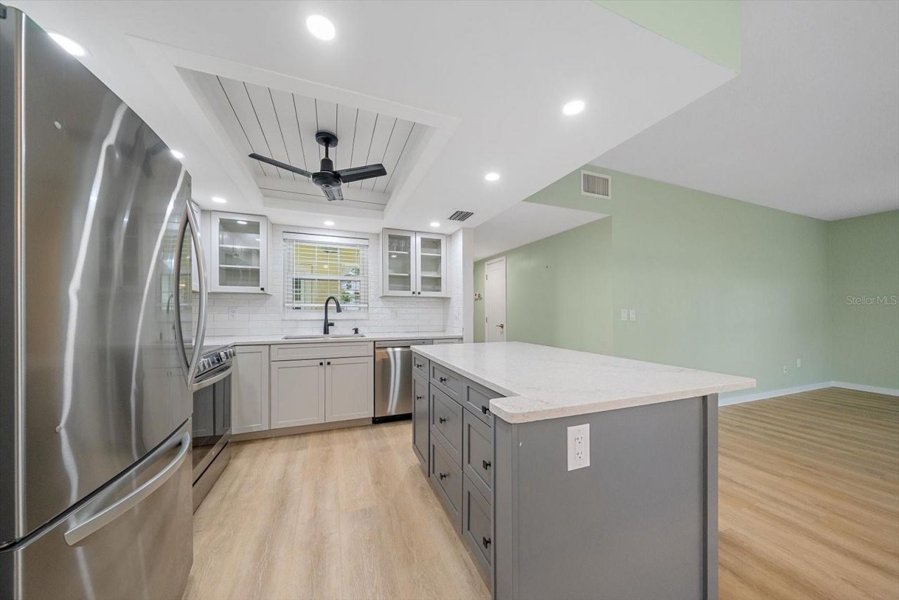 5865 Tidewood Avenue , Unit 8, Sarasota, FL 34231 Photo