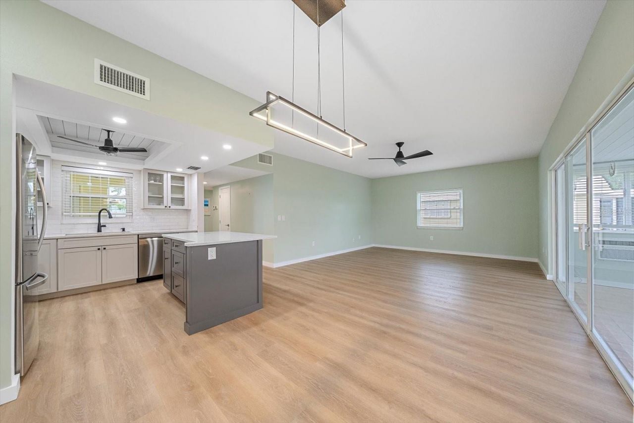 5865 Tidewood Avenue , Unit 8, Sarasota, FL 34231 Photo