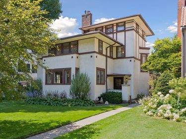 151 Woodlawn Avenue, Saint Paul, MN 55105