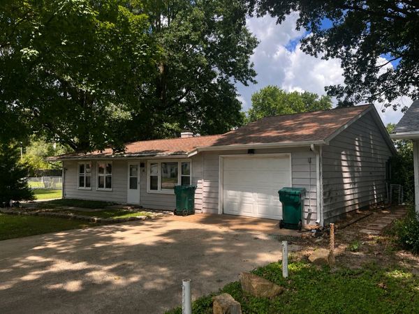 14 Drexel Drive, East St. Louis, IL 62206