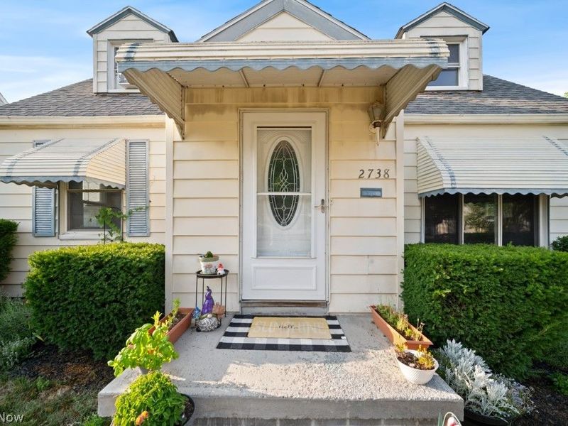 2738 Silverdale Avenue, Cleveland, OH 44109 Photo 2