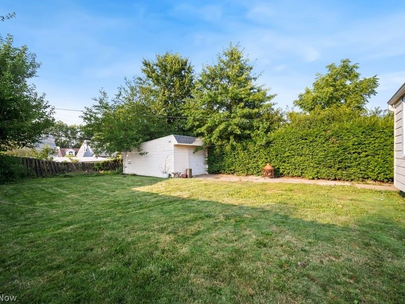 2738 Silverdale Avenue, Cleveland, OH 44109 Photo 24