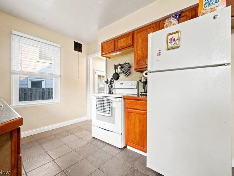 2738 Silverdale Avenue, Cleveland, OH 44109 Photo 6