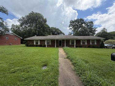 400 N Ione St., Tupelo, MS 38801