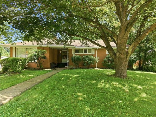 1200 East St, Hermitage, PA 16148