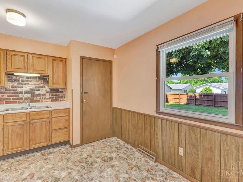 507 Cranewood Drive, Trenton, OH 45067 Photo 9