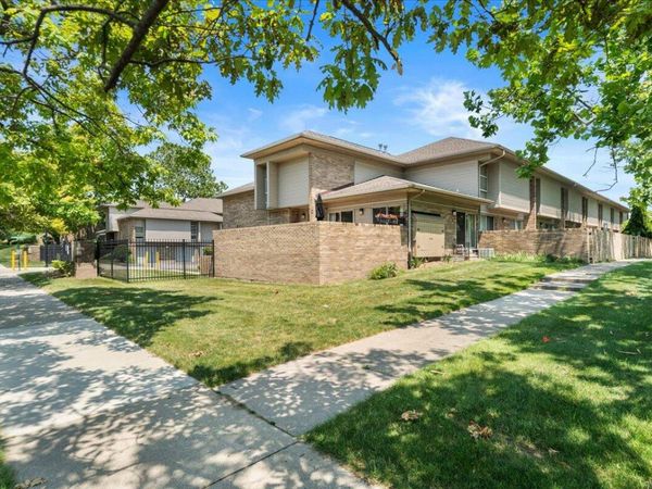1100 Saint Aubin Place, Detroit, MI 48207