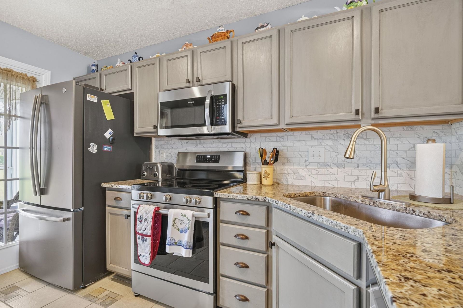 638 Riverward Dr.  Photo 11
