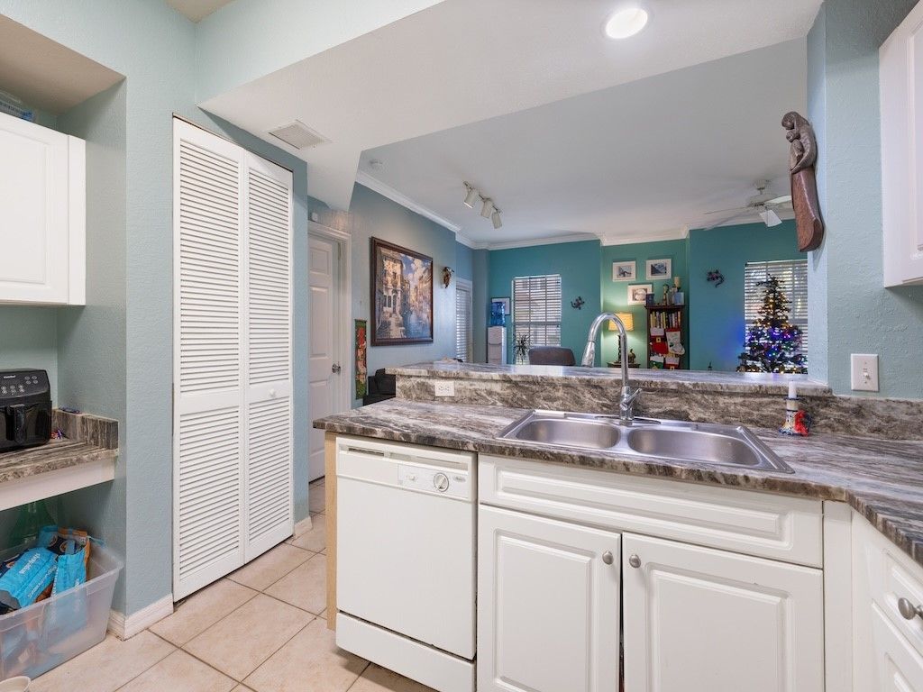 2416 57th Circle, Unit 2416, Vero Beach, FL 32966 Photo