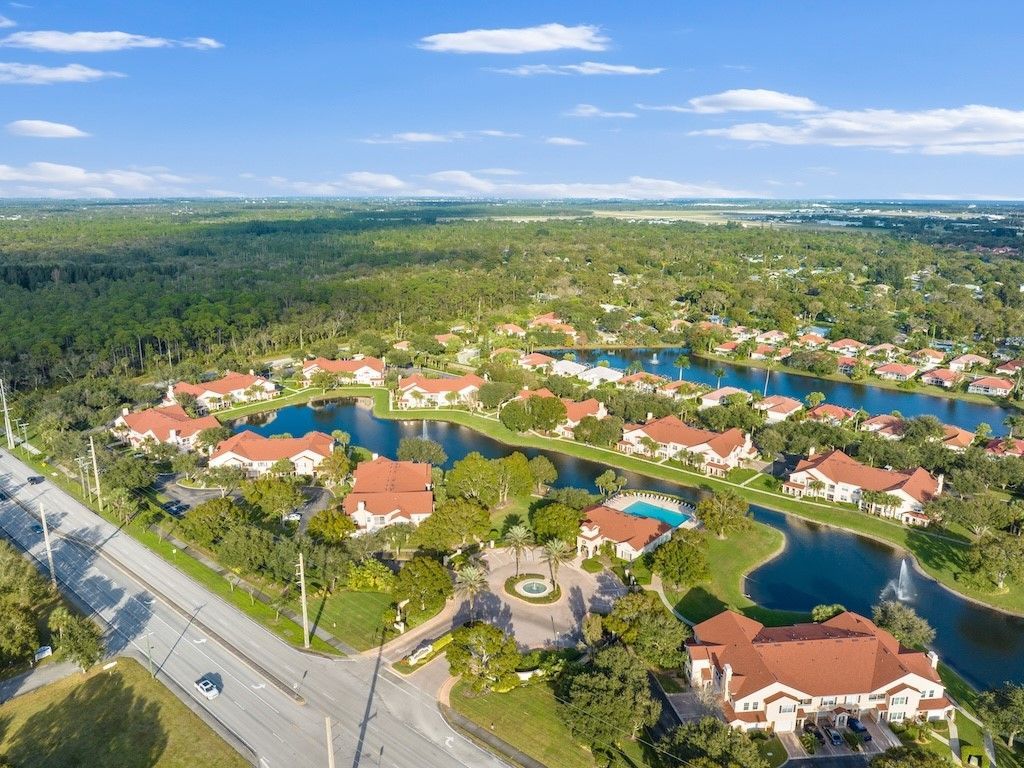 2416 57th Circle, Unit 2416, Vero Beach, FL 32966 Photo