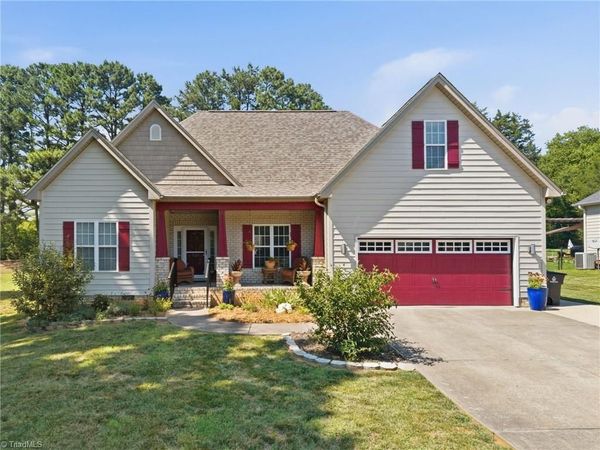 521 Croydon Lane , Winston-Salem, NC 27107