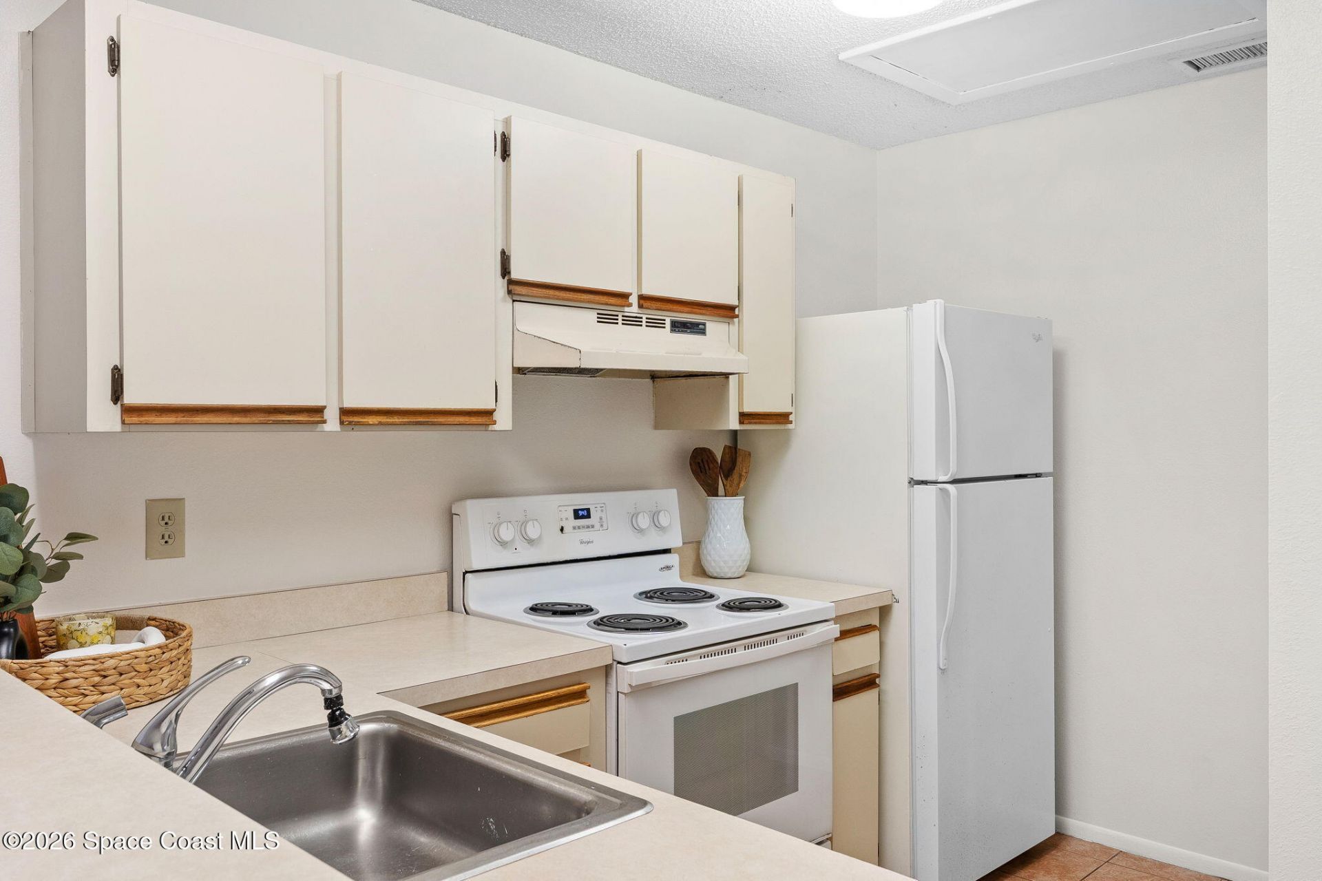 1430 Malibu Circle NE , Unit 111, Palm Bay, FL 32905 Photo