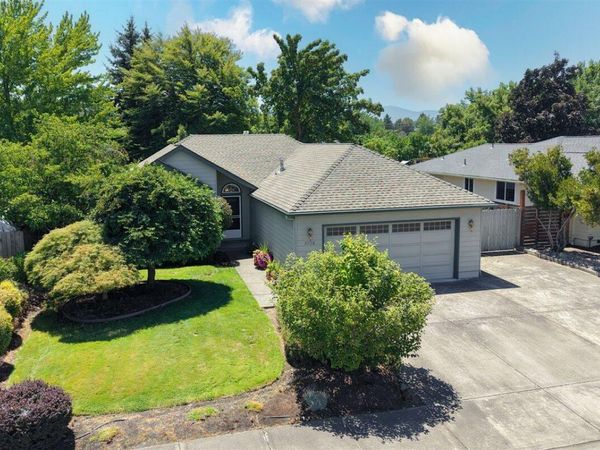 2736 Juanita Avenue, Medford, OR 97504