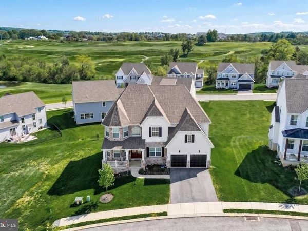 2805 ALPERTON DRIVE, YORK, PA 17402