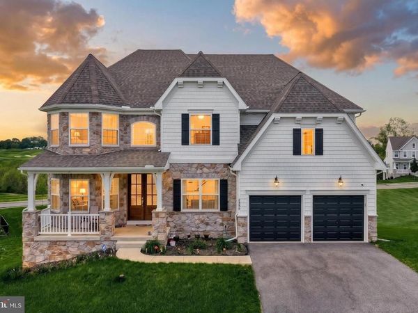 2805 ALPERTON DRIVE, YORK, PA 17402