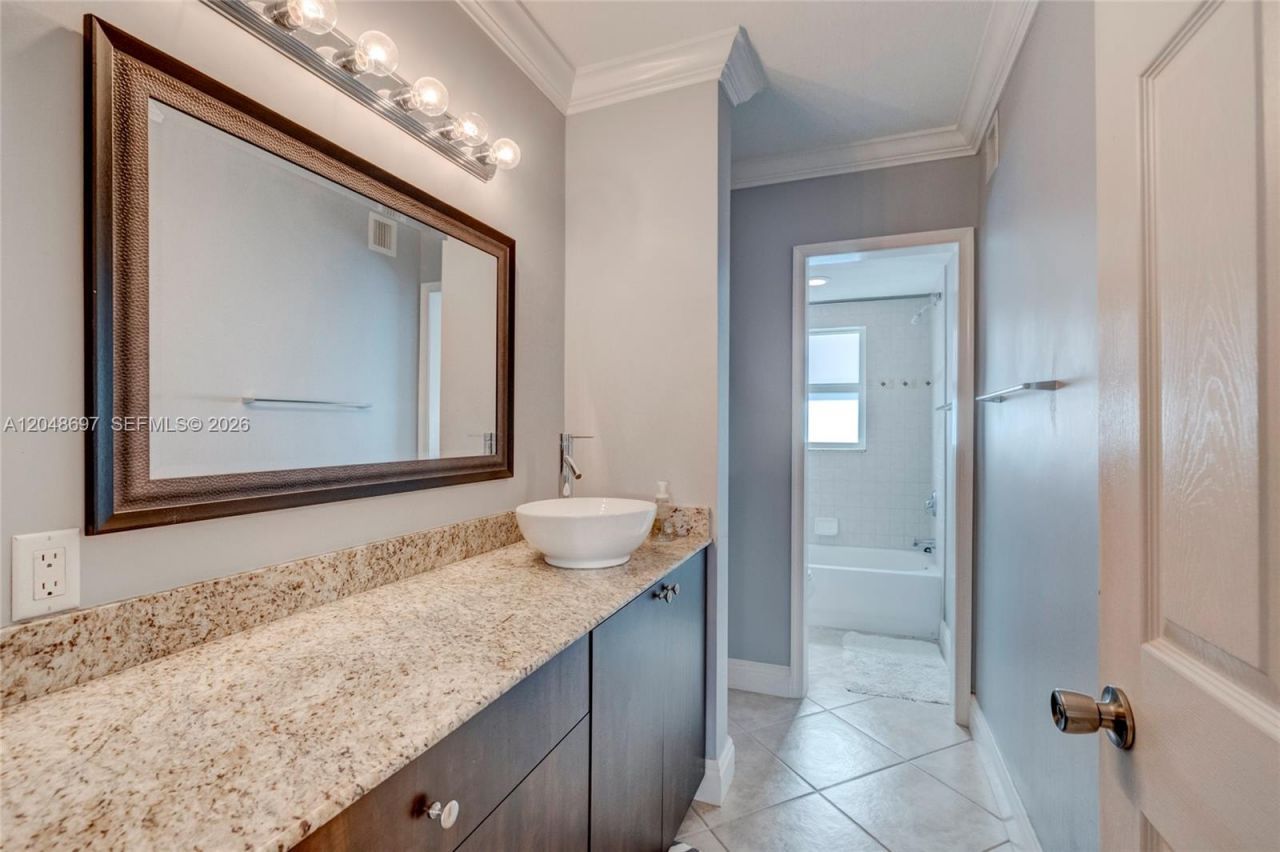 2201 SE 9th St , Unit 108, Pompano Beach, FL 33062 Photo