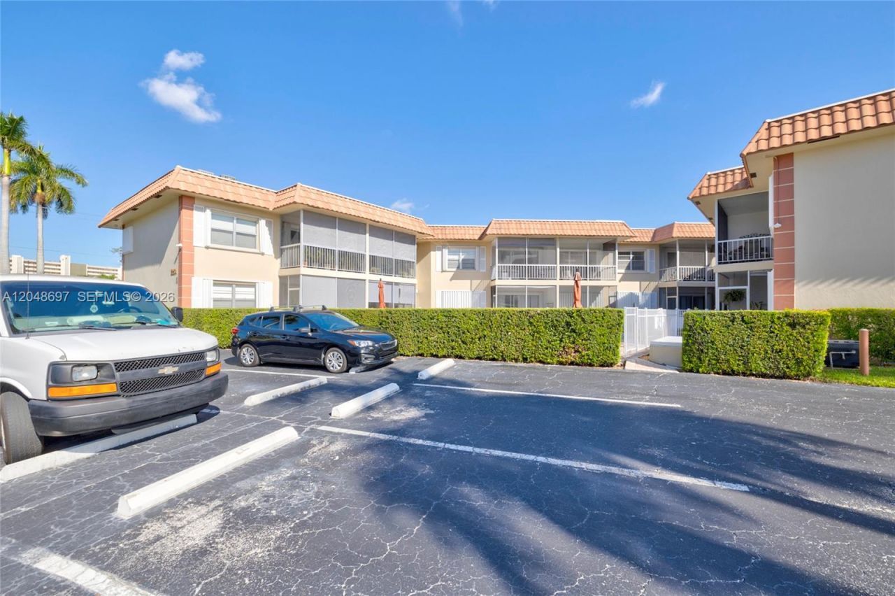 2201 SE 9th St , Unit 108, Pompano Beach, FL 33062 Photo