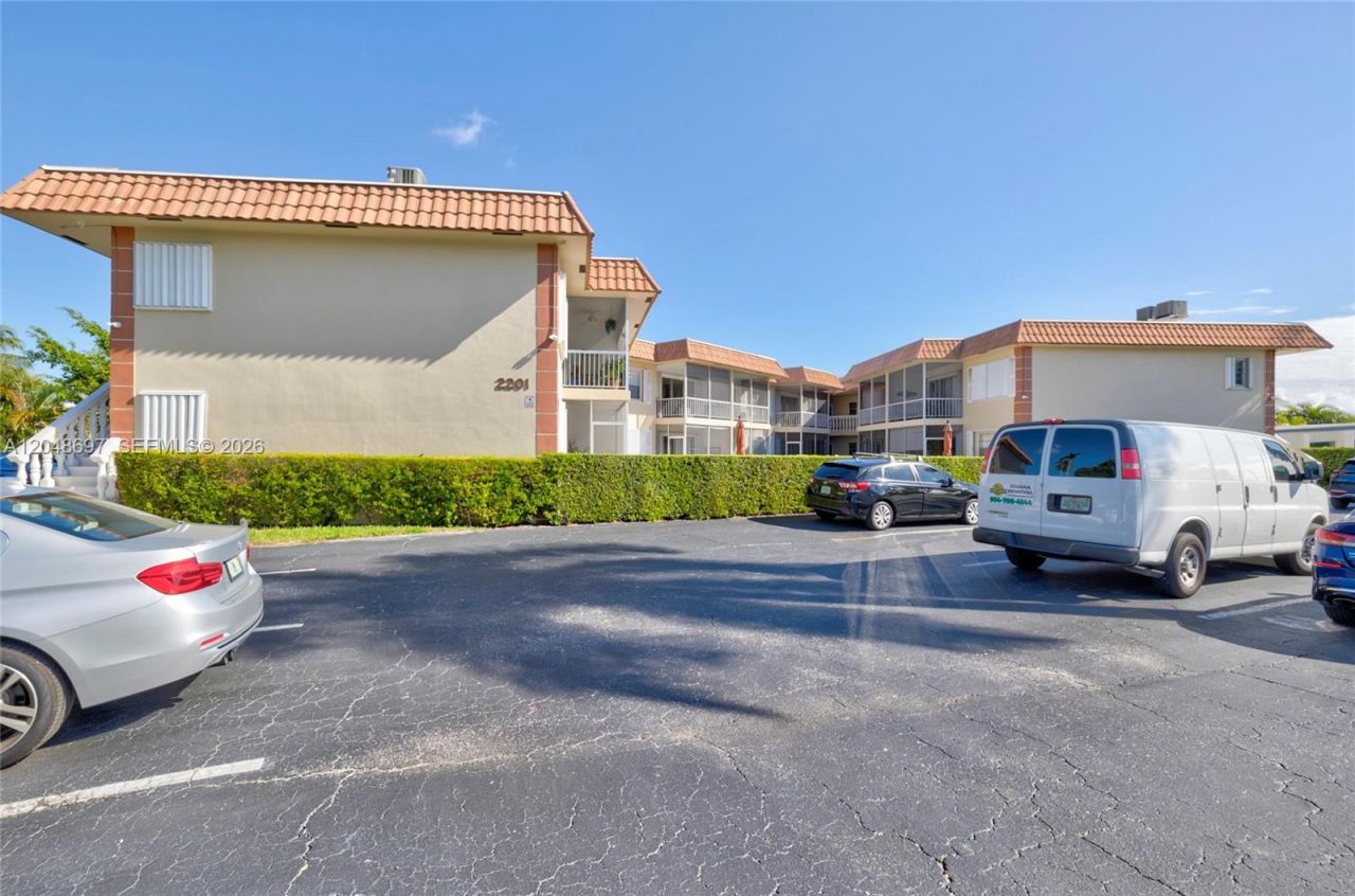 2201 SE 9th St , Unit 108, Pompano Beach, FL 33062 Photo