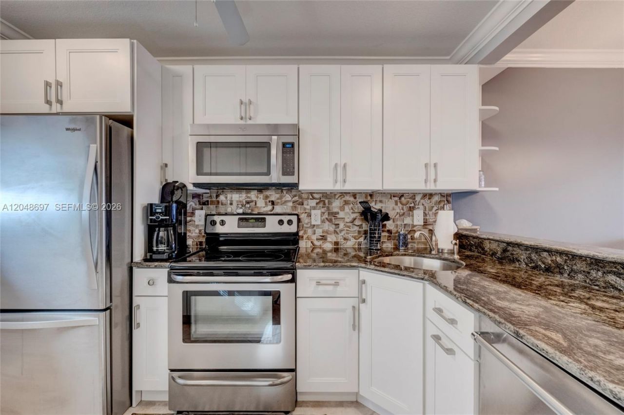 2201 SE 9th St , Unit 108, Pompano Beach, FL 33062 Photo