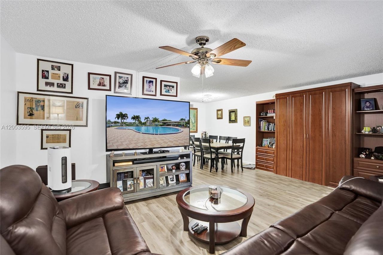 208 Greenbrier C , Unit 208, West Palm Beach, FL 33417 Photo