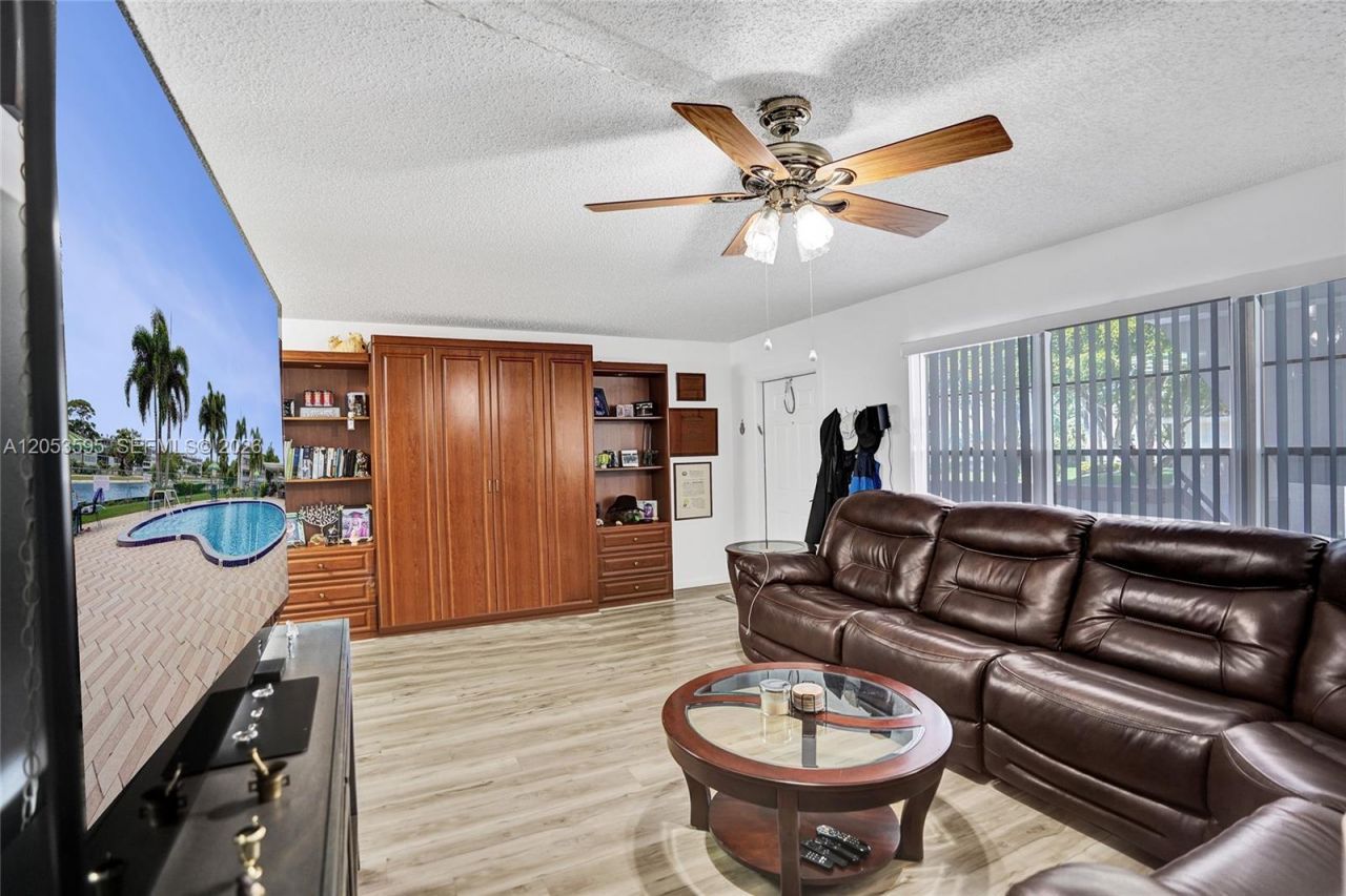 208 Greenbrier C , Unit 208, West Palm Beach, FL 33417 Photo