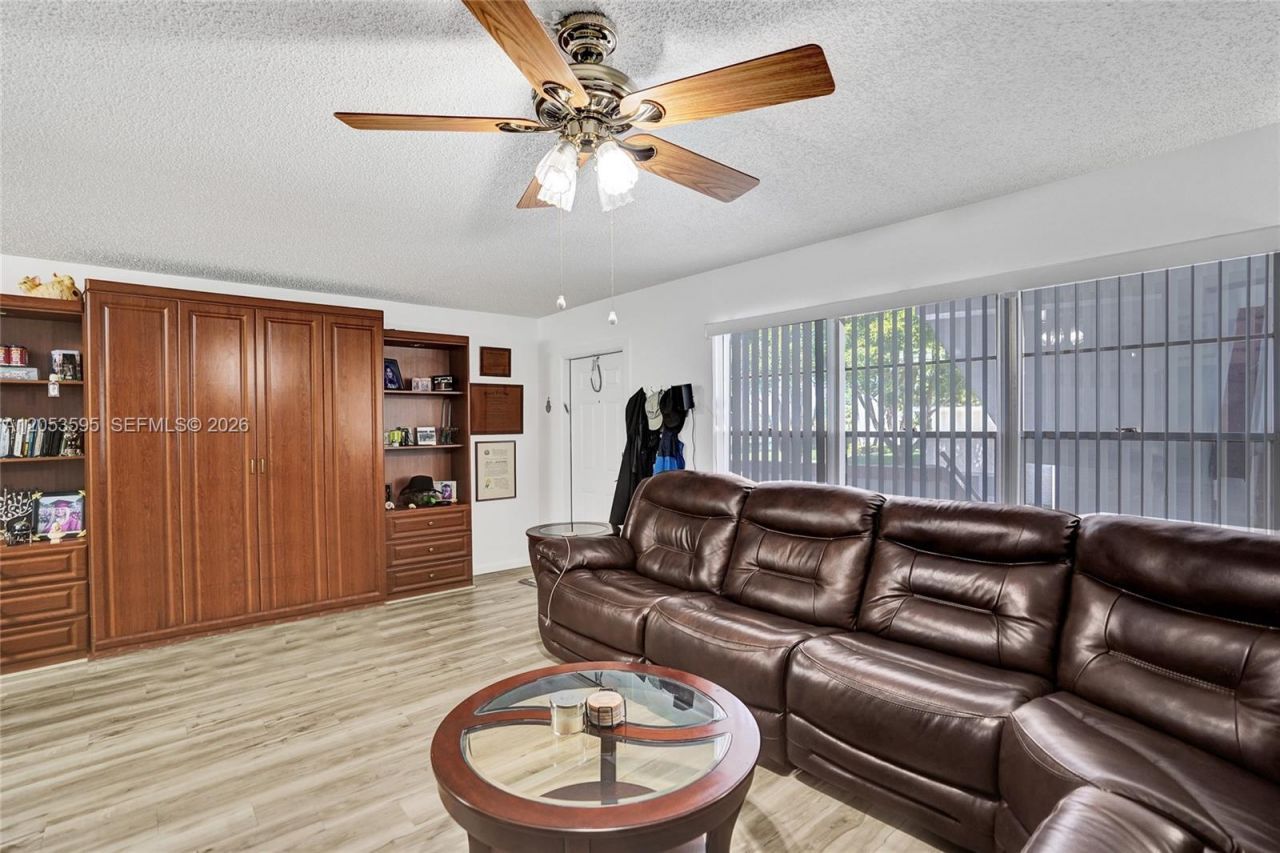 208 Greenbrier C , Unit 208, West Palm Beach, FL 33417 Photo