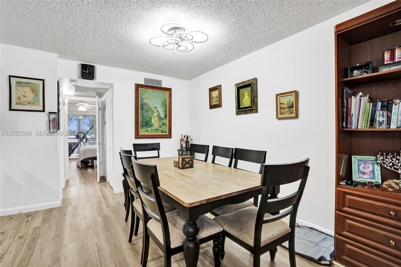 208 Greenbrier C , Unit 208, West Palm Beach, FL 33417 Photo