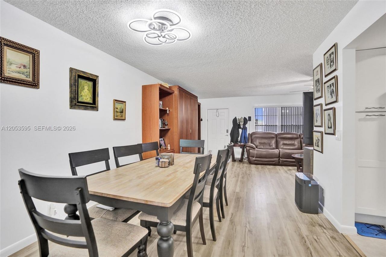 208 Greenbrier C , Unit 208, West Palm Beach, FL 33417 Photo