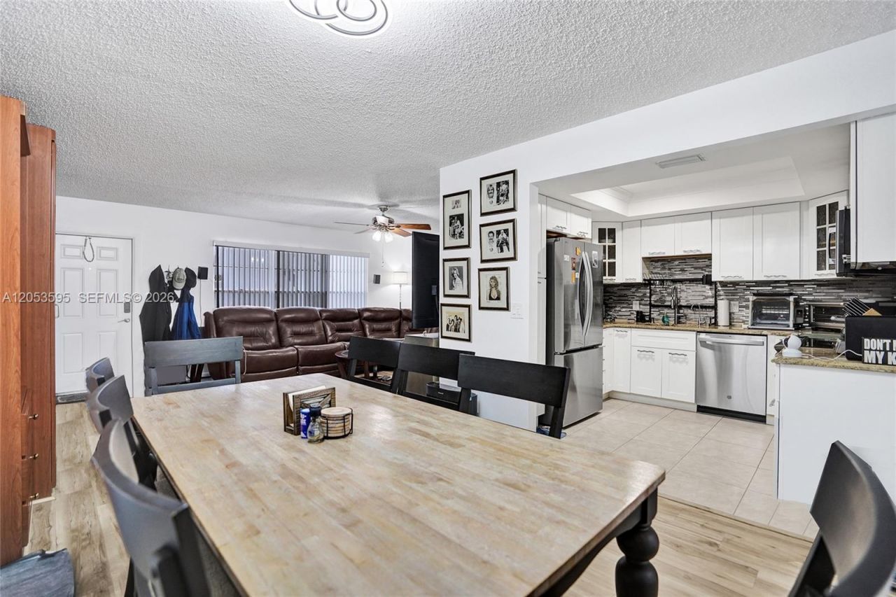 208 Greenbrier C , Unit 208, West Palm Beach, FL 33417 Photo