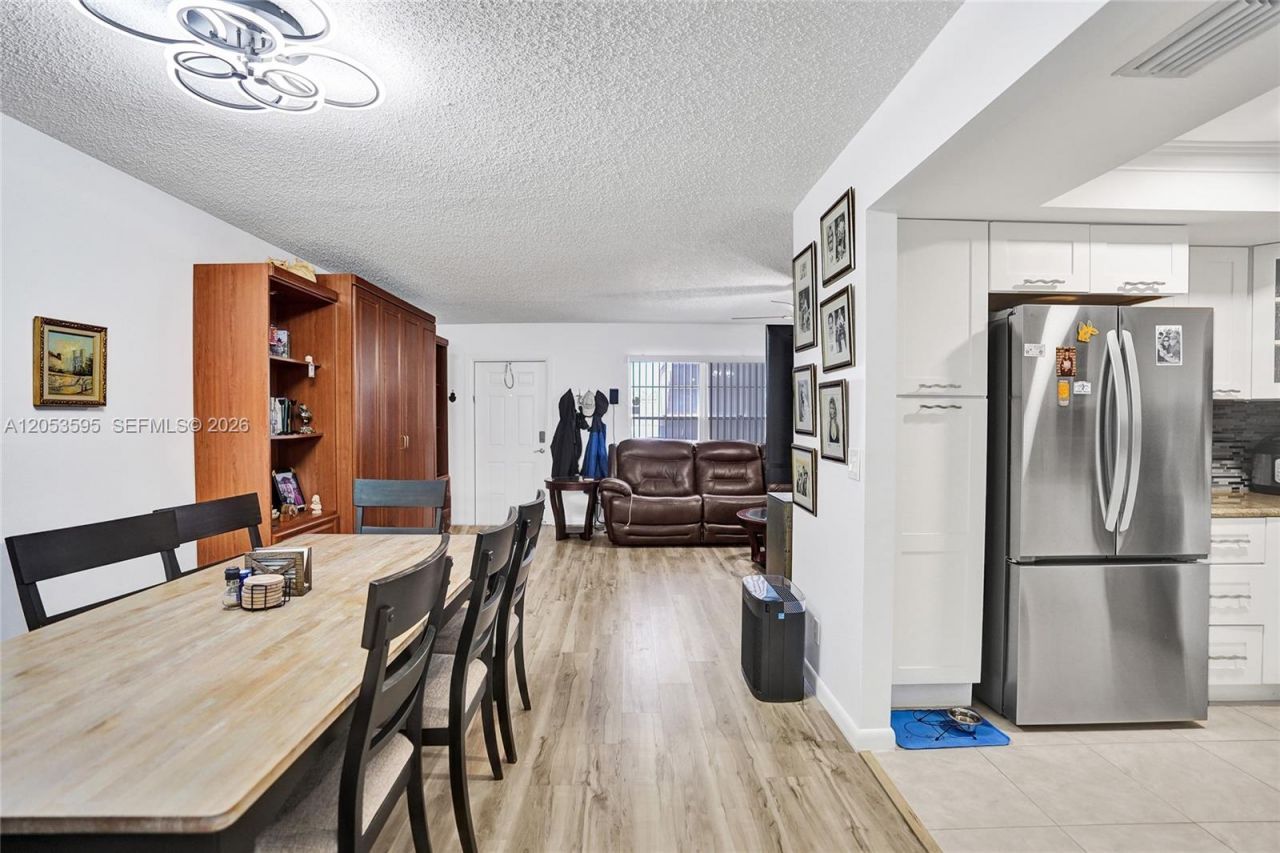 208 Greenbrier C , Unit 208, West Palm Beach, FL 33417 Photo