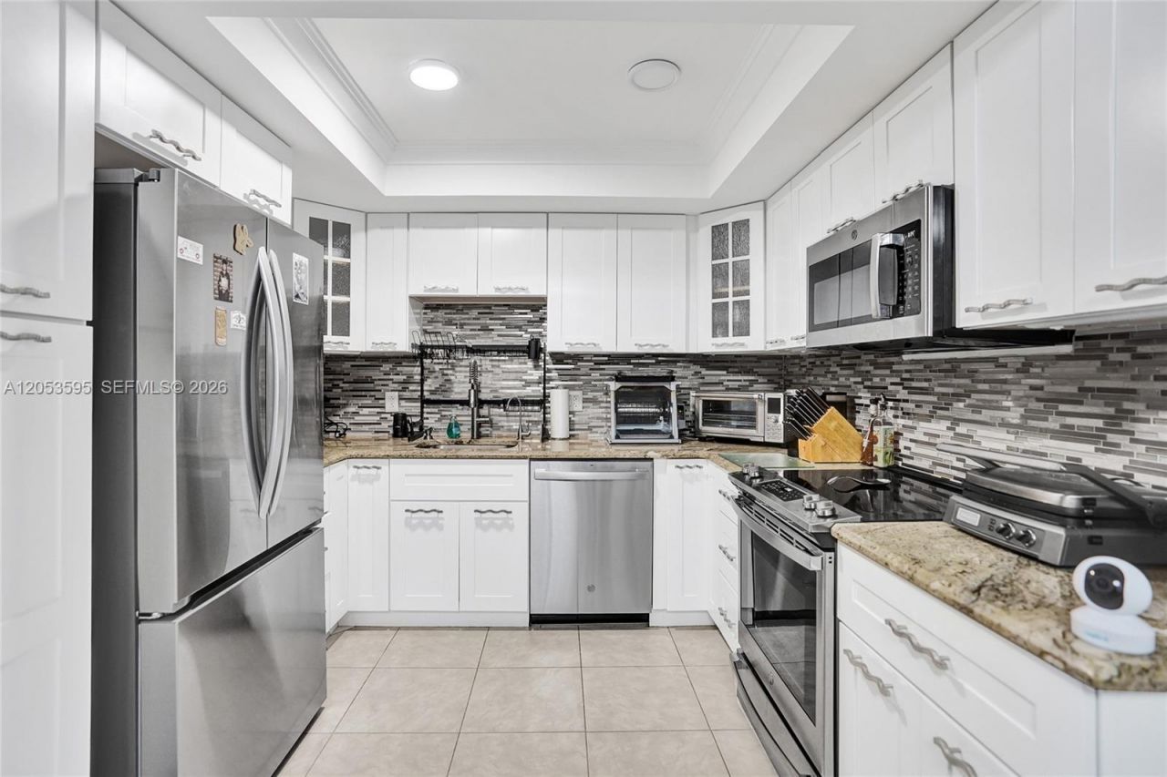208 Greenbrier C , Unit 208, West Palm Beach, FL 33417 Photo