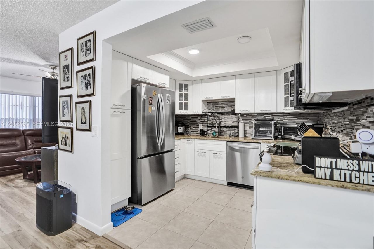 208 Greenbrier C , Unit 208, West Palm Beach, FL 33417 Photo