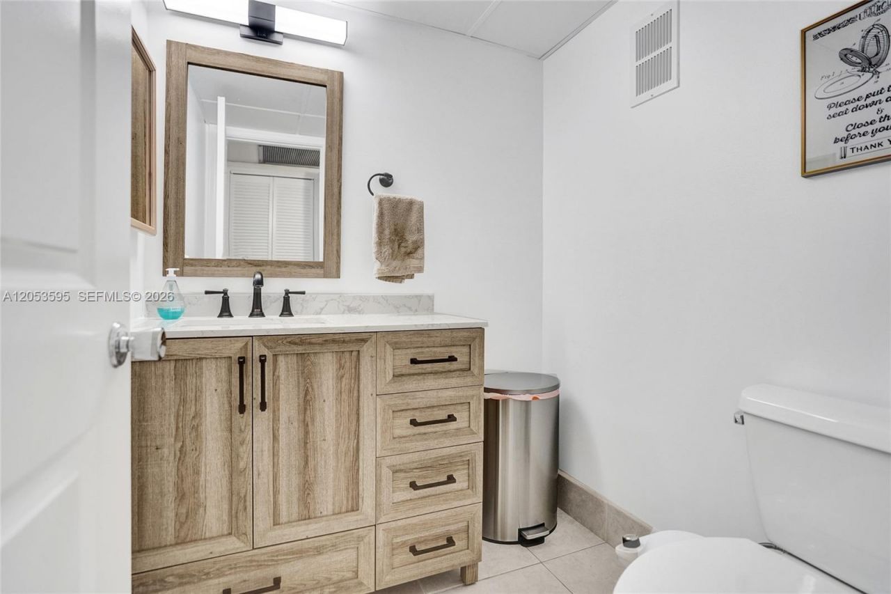 208 Greenbrier C , Unit 208, West Palm Beach, FL 33417 Photo