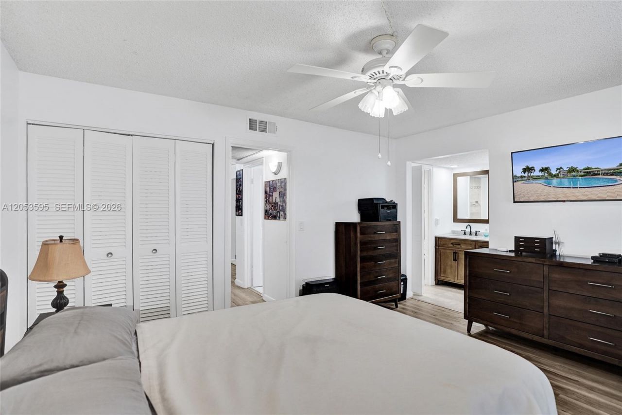 208 Greenbrier C , Unit 208, West Palm Beach, FL 33417 Photo